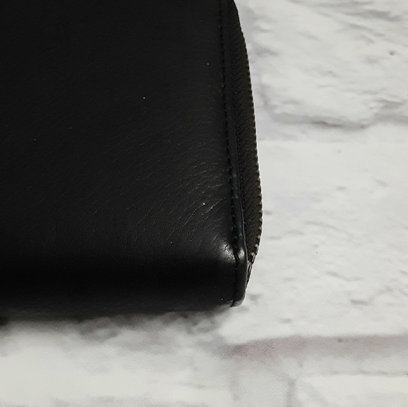 Lafayette collection black leather zip wallet - Picture 9 of 11